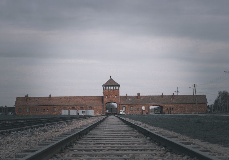 Por que não conhecemos os santos que morreram em Auschwitz?