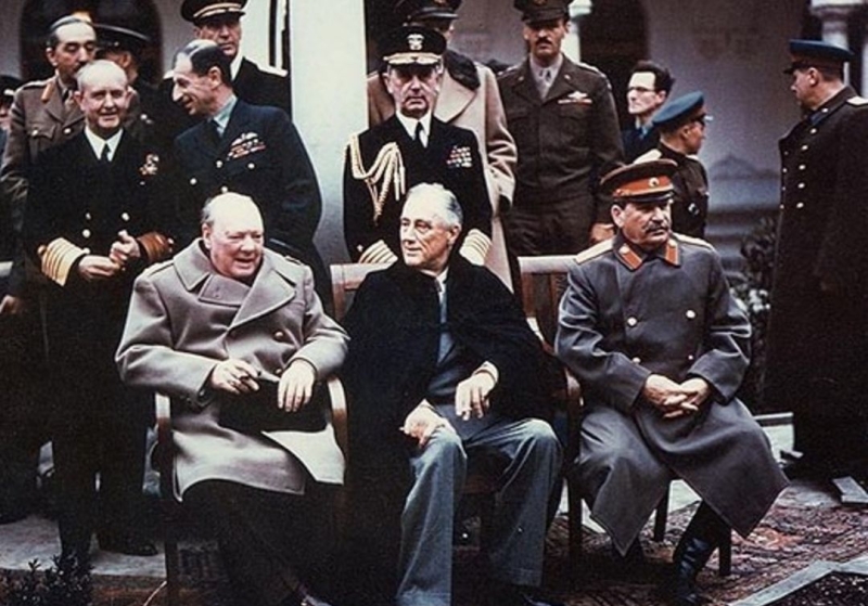 De Yalta a Moscovo, 1945-2025